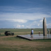 Der 1990 zu Ehren DSCHINGIS KHANS am heiligen Ort „Weit wie das Meer“ im Süden seines Stammgebietes aufgestellte Obelisk