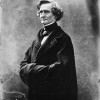 HECTOR BERLIOZ (1803–1869, hier auf einem Gemälde von GASPARD FÉLIX TOURNACHON um 1863) komponierte erste Muster der Gattung.