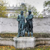 Denkmal von JOHANN STRAUSS (Vater, 1804–1849) (links) und JOSEPH LANNER (1801–1843) im Wiener Rathauspark
